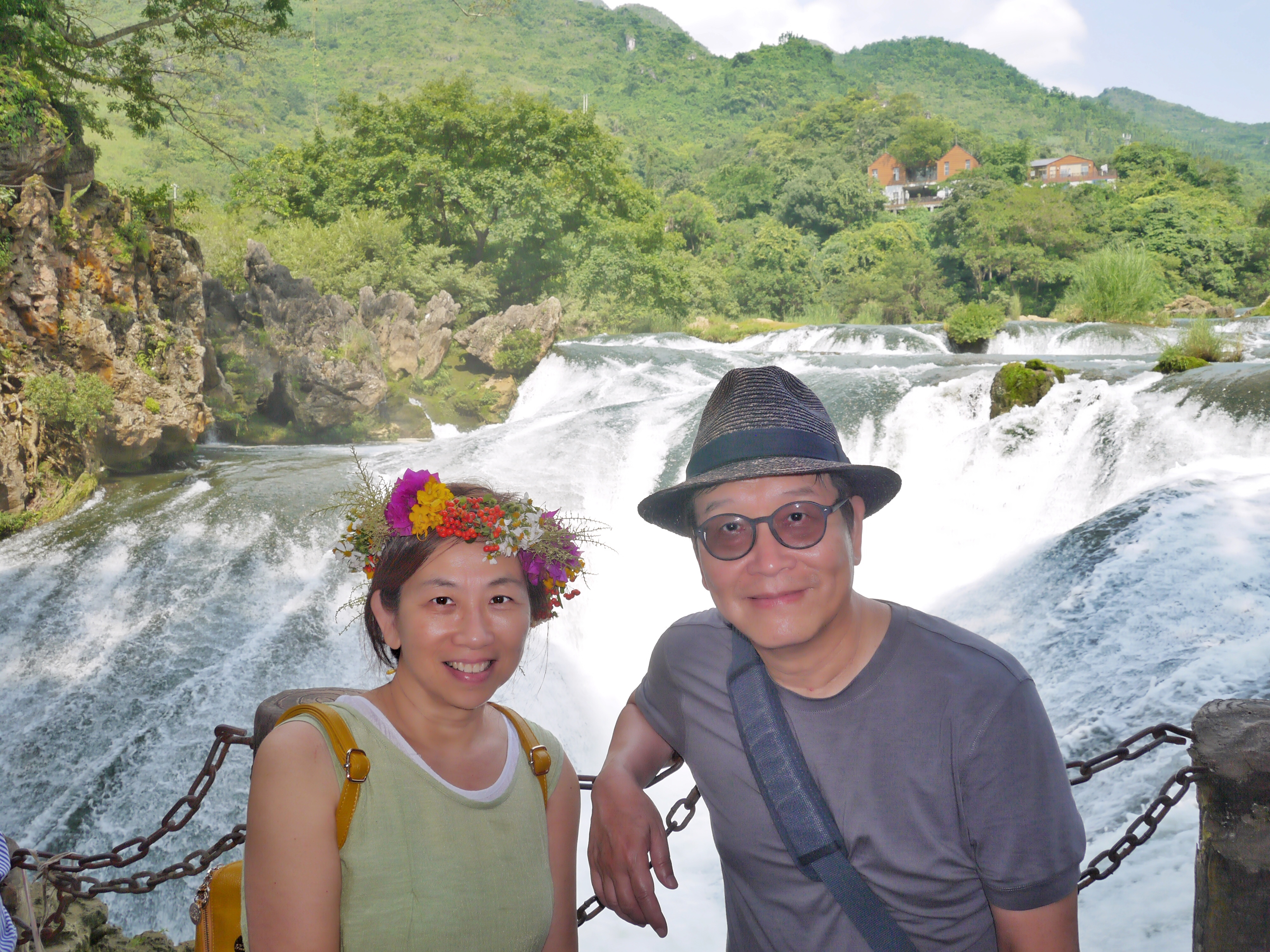 劉立達 with his wife